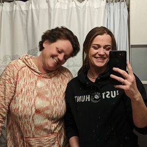 Meet your Posher, Lora